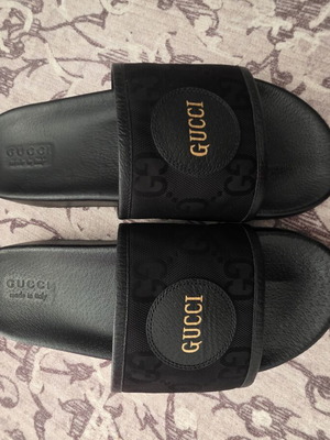 Ανδρικές παντόφλες Gucci νούμερο 45, μαύρες και χρυσές