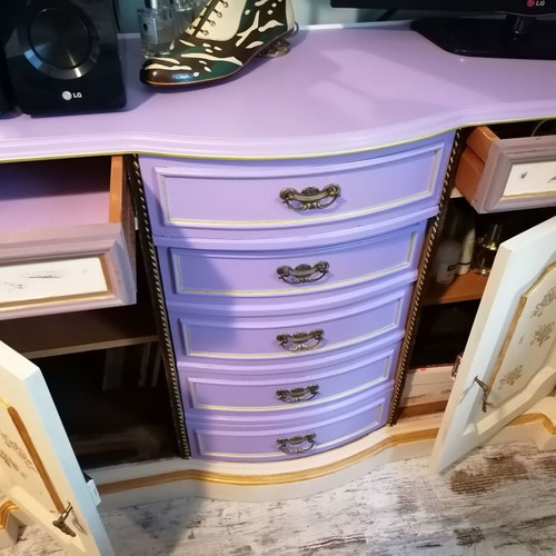 Antique buffet used with 7 drawers and 2 lockable cabinets