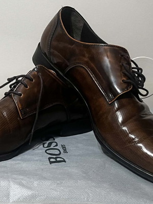 Boss shoes brown like new, size 43