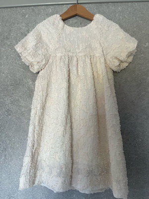 Zara girls dress like new with embossed flowers beige size 4-5 years
