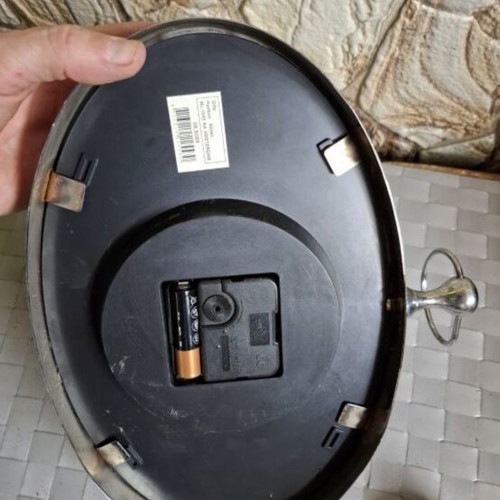 Wall clock used, working on battery