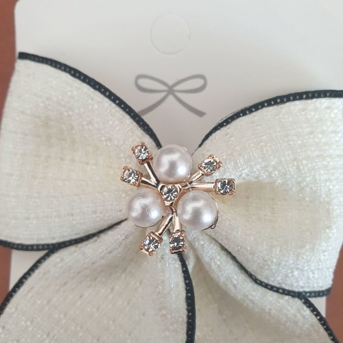 Hair bows new, only box