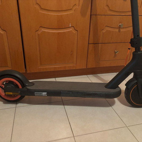 Xiaomi Electric Scooter 4 Go like new with helmet