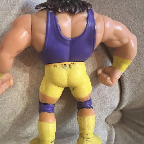 WWF Hasbro Crush figure like new, vintage wrestling collectible