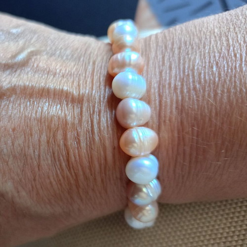 Bracelet with large baroque pearls new in salmon and white colors