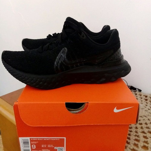 Nike React Infinity Run3 athletic shoes used size 40.5 black