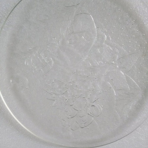 Round festive platters, six like new