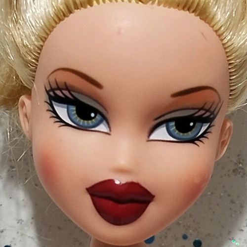 Bratz dolls used, lot of 3 damaged for restoration projects
