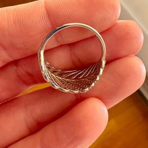 Silver ring new, very light, 1.8 cm