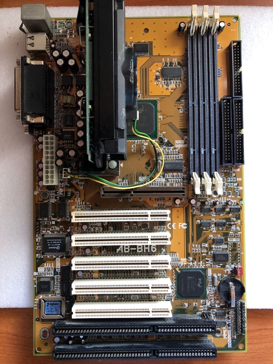 PCパーツ ABIT BH6 マザーボード Intel 440BX ATX 箱・付属品付き