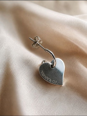 Tiffany & Co σκουλαρίκι καρδιά ασήμι 925 μεταχειρισμένο, μονό