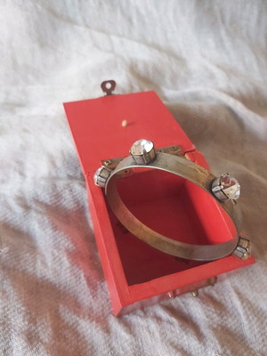 Women's metal bracelet with rhinestones used, silver