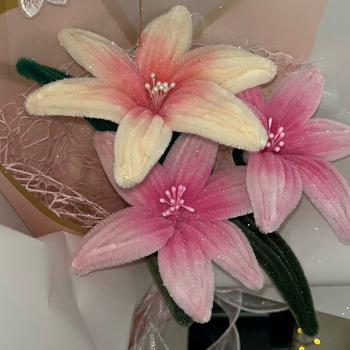 Bouquet new with beige and pink flowers