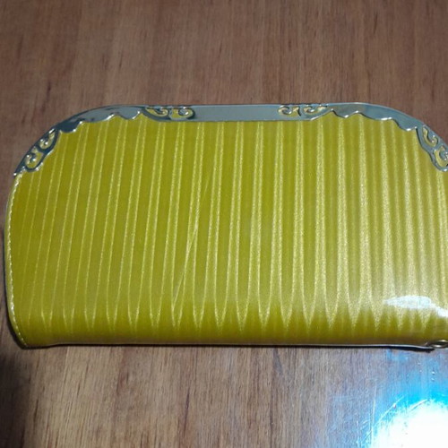 Handbag mustard like new