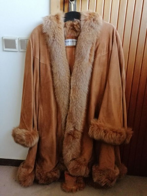 Marco Gianoti women's suede coat with fox fur like new, vintage