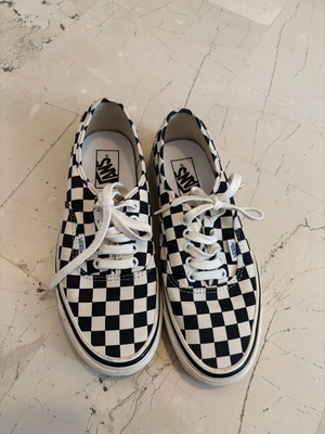 Παπούτσια Vans σαν καινούργια, μέγεθος 39, μαύρο και άσπρο καρό