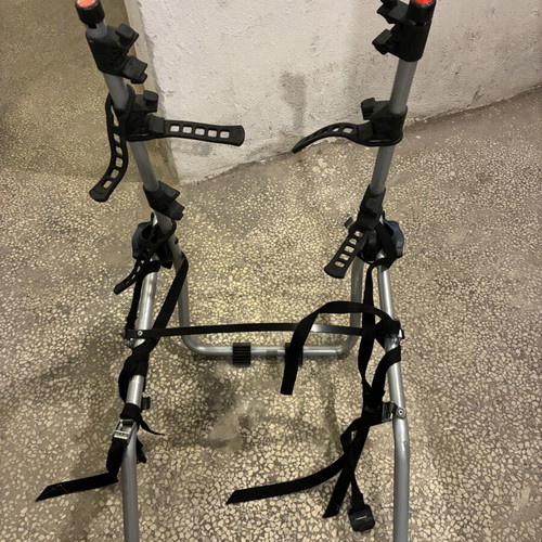Thule sedan 3-position bike rack