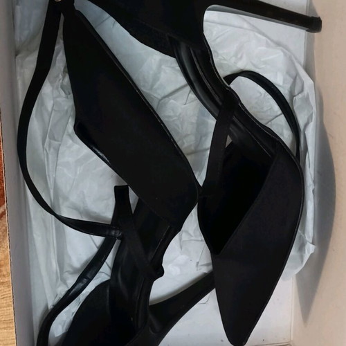 Women's satin high-heeled shoes size 37 used with strap