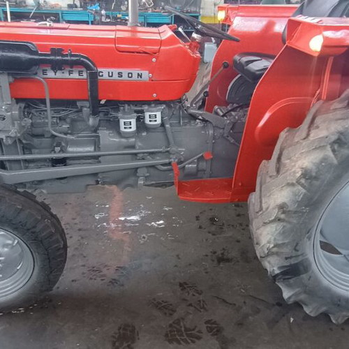 Massey Ferguson 135 tractor like new, 45 hp, serviced engine