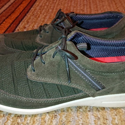 Green Comfort sports shoes like new, dark green color, size 40