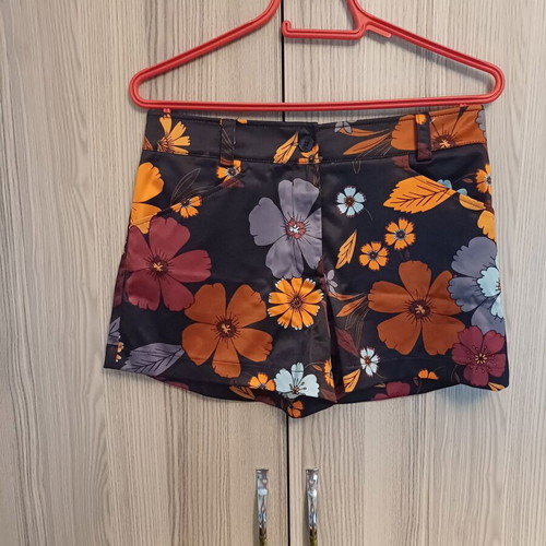 Denny Rose shorts size 40 like new, multicolor
