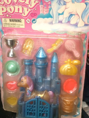 My Lovely Pony card like new with horse, stable and accessories