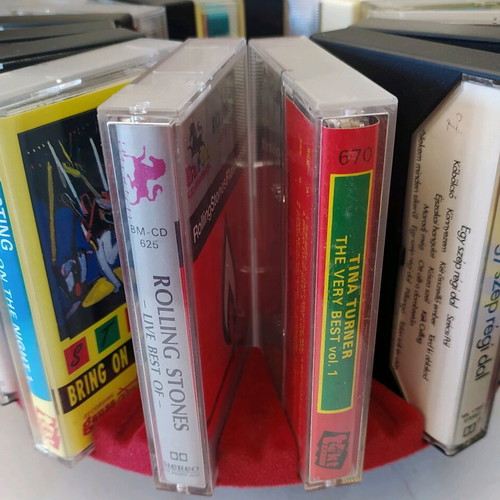 Aluminum rotating cassette holder like new with 16 slots