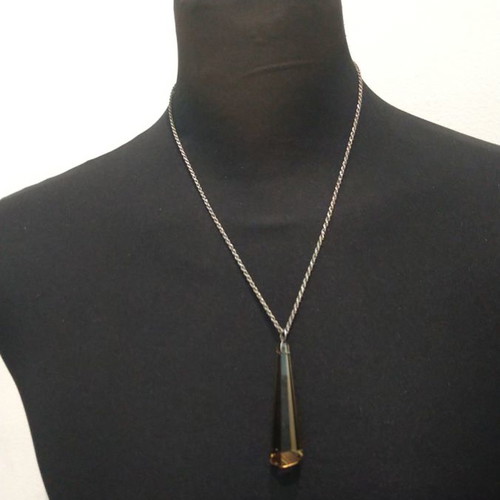 Necklace with impressive crystal-type pendant and gift bracelet