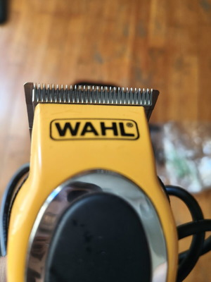 Wahl Close Cut Pro μηχανή κομμωτικής σαν καινούργιο με 6 χτενάκια