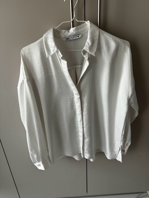 Zara satin white shirt size S like new