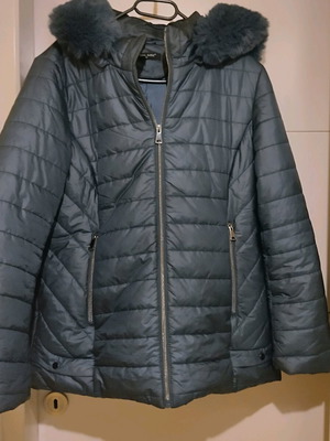 Women's jacket L-XL like new, petrol color with rich faux fur