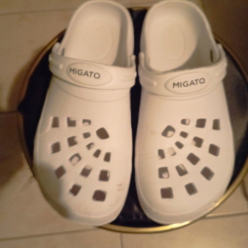 Migato slippers size 39 like new, white