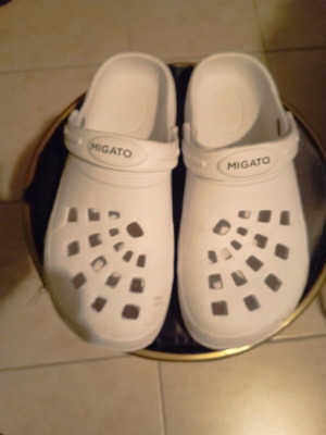 Migato slippers size 39 like new, white
