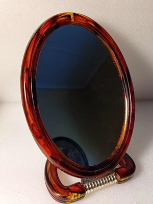 Makeup mirror two-sided table, like new, height 25cm