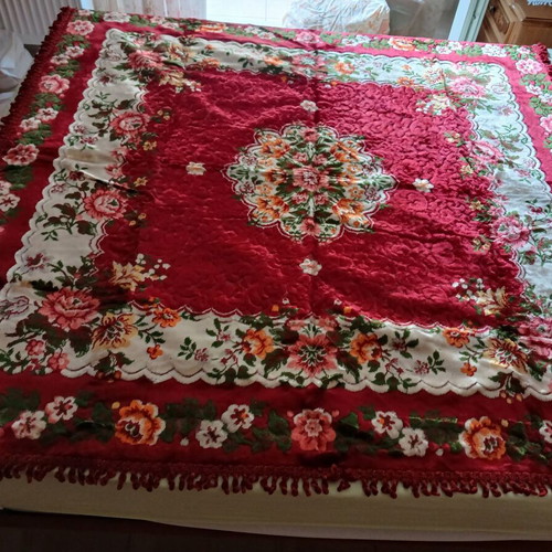 Velvet square tablecloth 1.50x1.50 m, burgundy with floral print