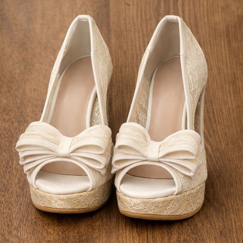 Peep-Toe Pumps Cream Lace Size 41 Heel 10 cm New
