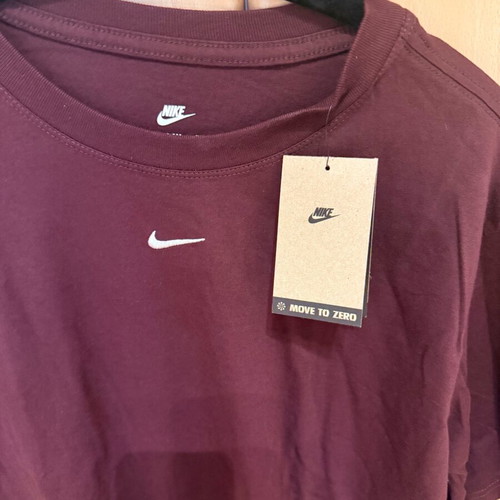 Nike women's tee new, burgundy color, size L