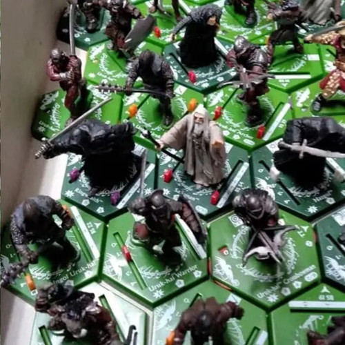 Lord of the Rings Large Combat Hex Collection like new