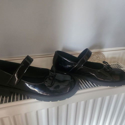 Mary Jane shoes Shein black patent leather like new, size 41