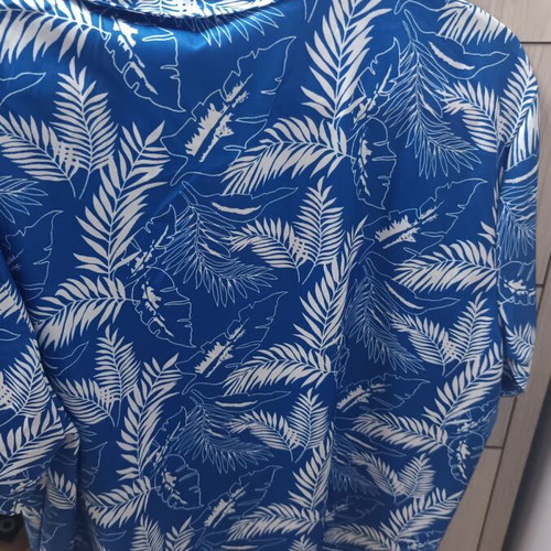 Shirt blue with white leaf pattern like new, size M