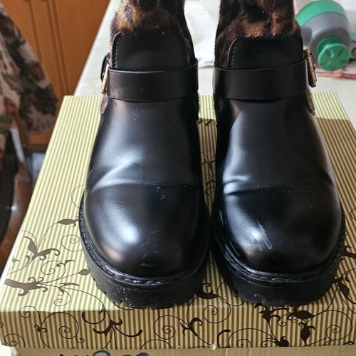 Women's boots with leopard print used, size 38, black and orange
