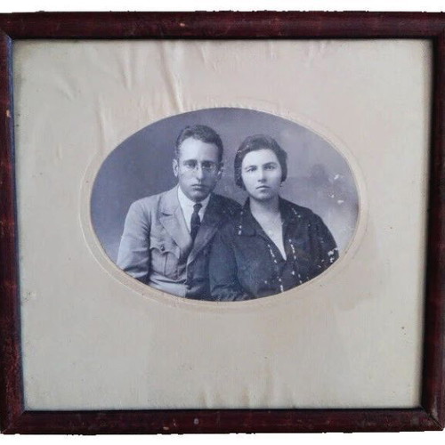 Victorian vintage portrait photo used with antique frame