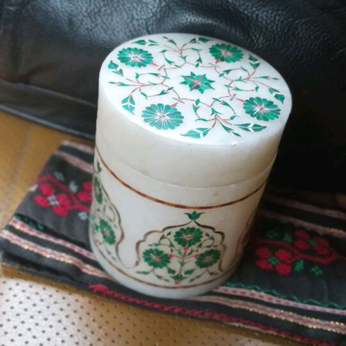 Marble jewelry box used with inlays