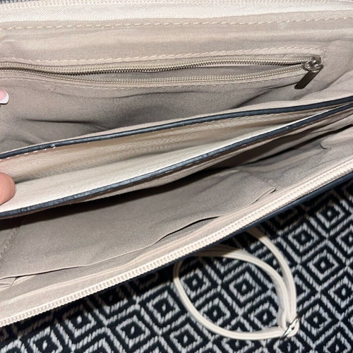 Beige envelope bag like new with detachable strap