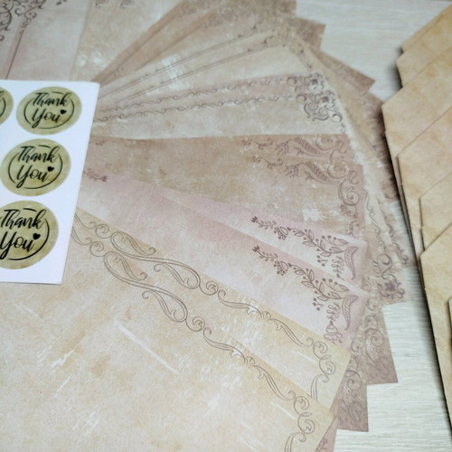 Vintage stationery set new with 16 letter pages, 8 envelopes and 9 stickers
