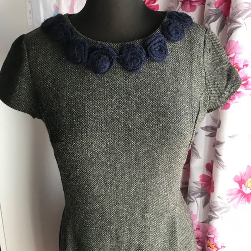 Sisley dress used size M, short-sleeve winter, gray-green color