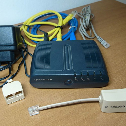 Thomson ST530v6 ADSL modem used with accessories