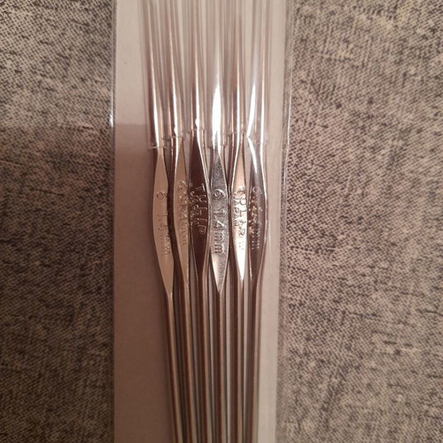 Tulip Lace Crochet Hooks new, pack of 6 pieces, sizes 6 and 8