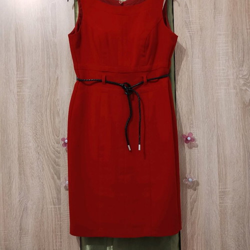 Red sleeveless georgette dress like new, size M