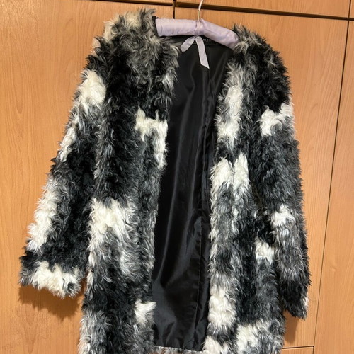 Zara fur like new, black and white